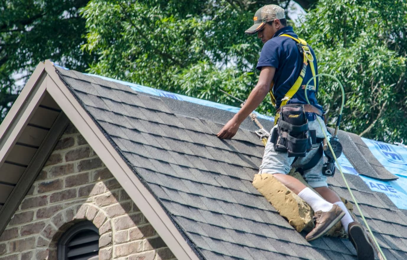 roofer in Milwaukee